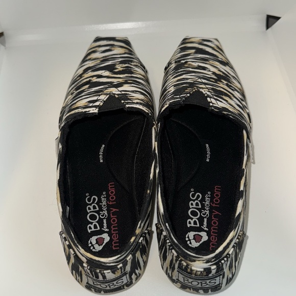 Skechers BOBS Canvas Slip On Flats w Memory Foam Zebra Animal Print Women’s 6.5 - Picture 7 of 10